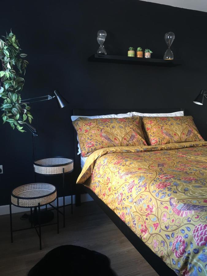 Comfortable Rooms With Live In Host, Walking Distance To The High St & More Гластонбері Екстер'єр фото